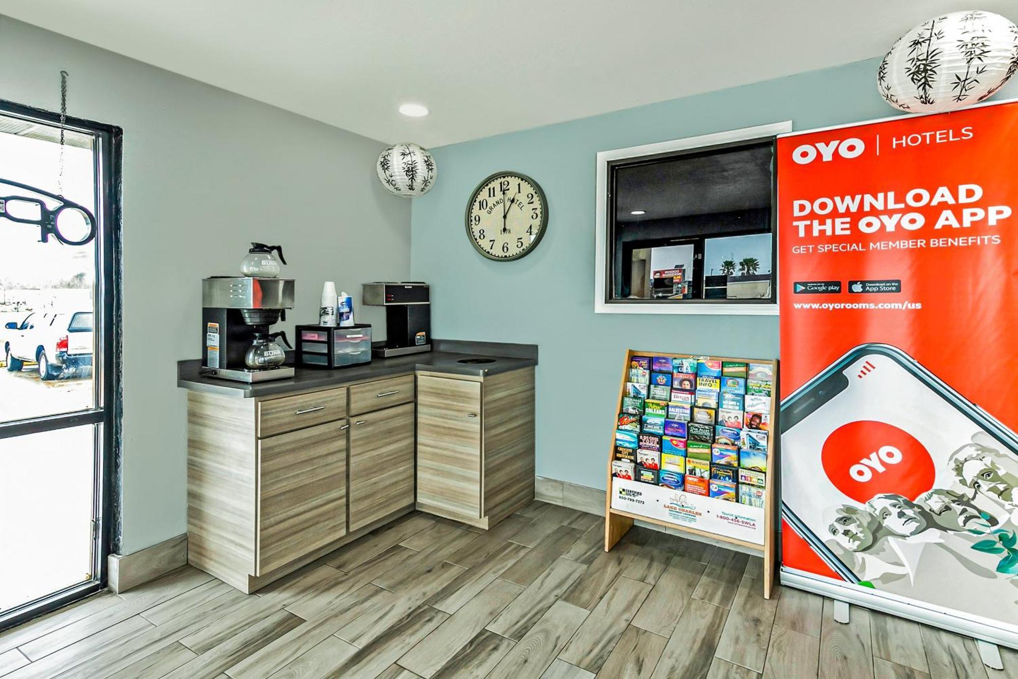 Oyo Hotel Lake Charles Hwy 10 Bagian luar foto