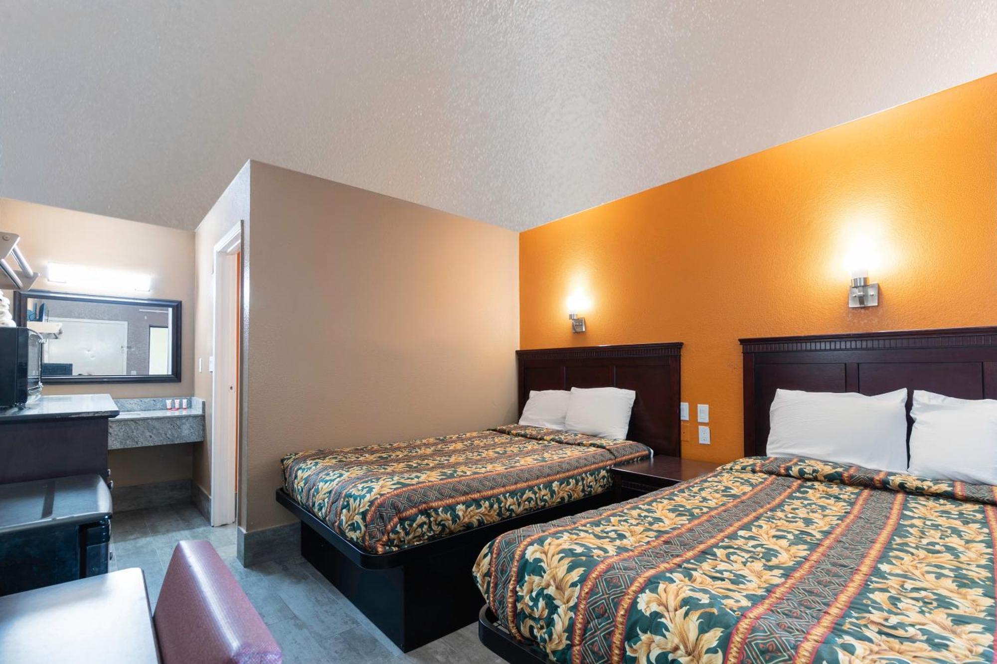 Oyo Hotel Lake Charles Hwy 10 Bagian luar foto
